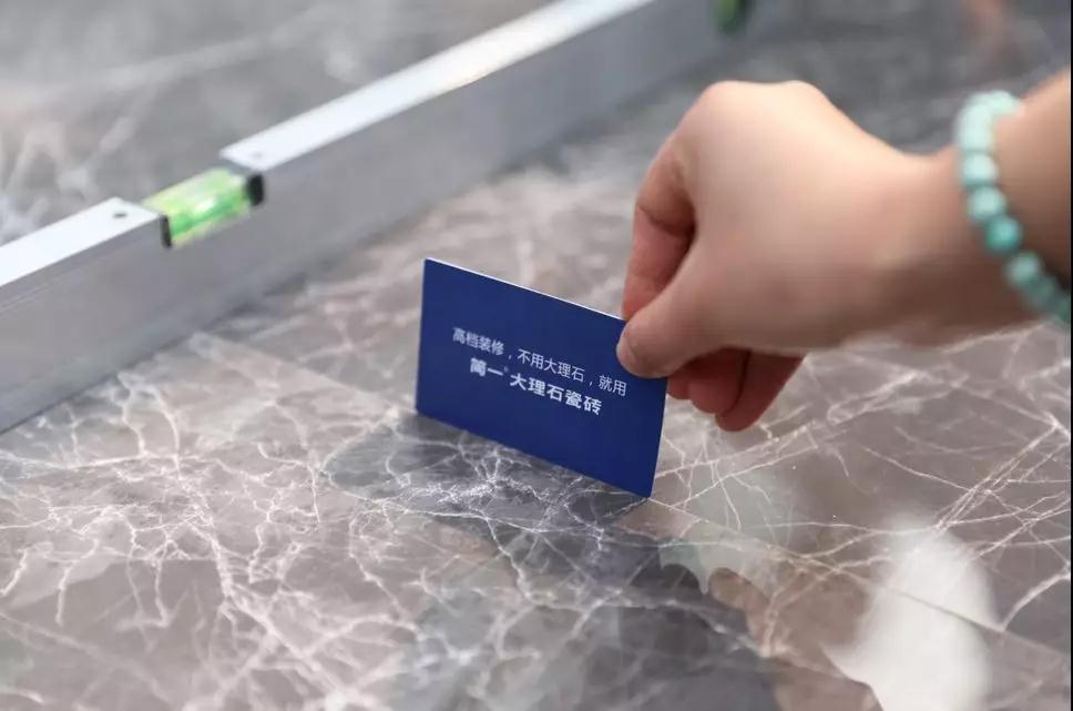 为什么要密缝铺贴？他们身份不同但答案却一样